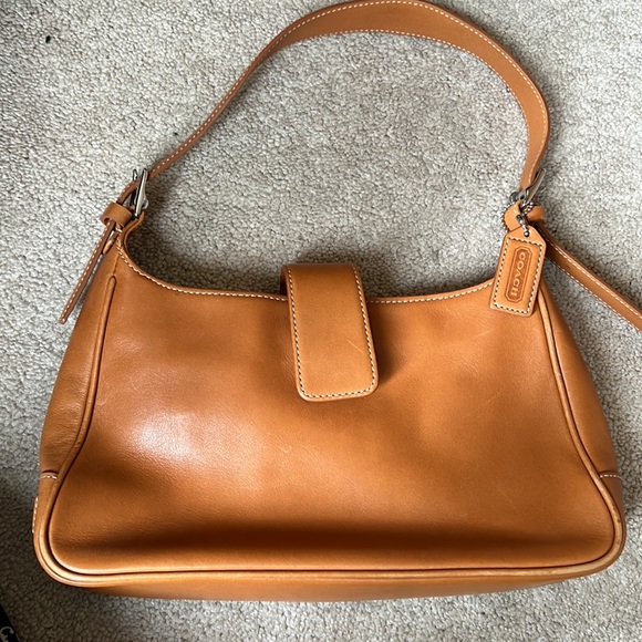 Coach Should Bag - Picture 4 of 4